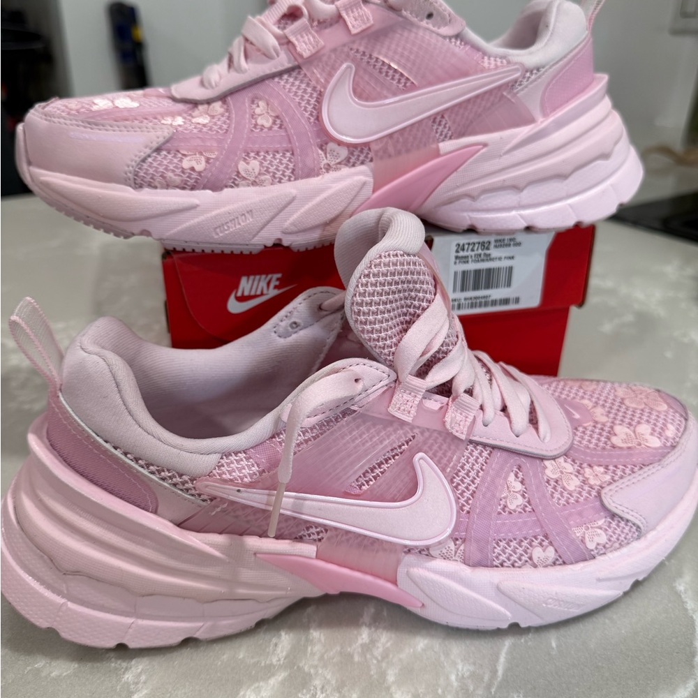 Nike Pink Glittery Sneakers Modern Design